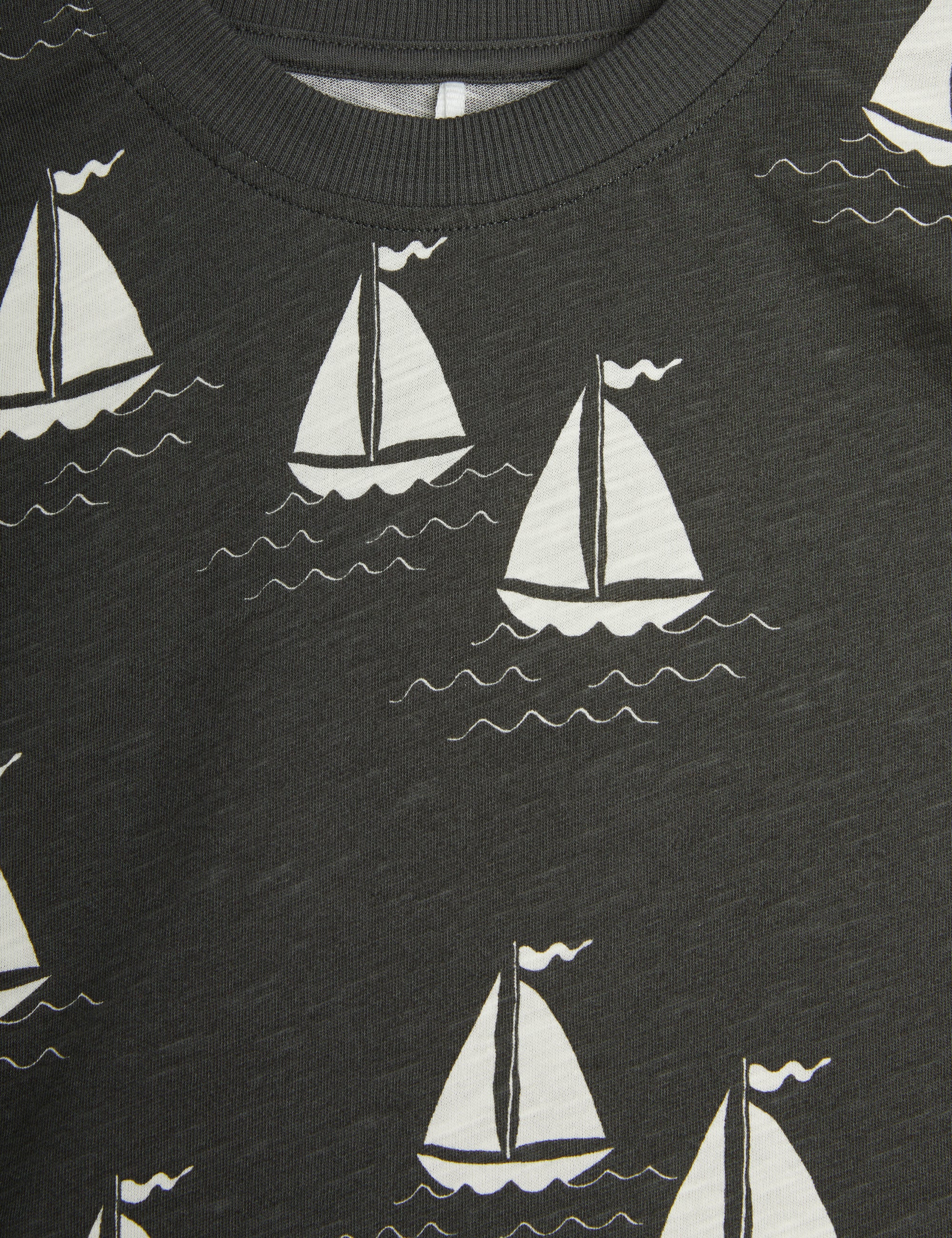 【MINI RODINI ミニロディーニ】   Sailing boats aop ss tee