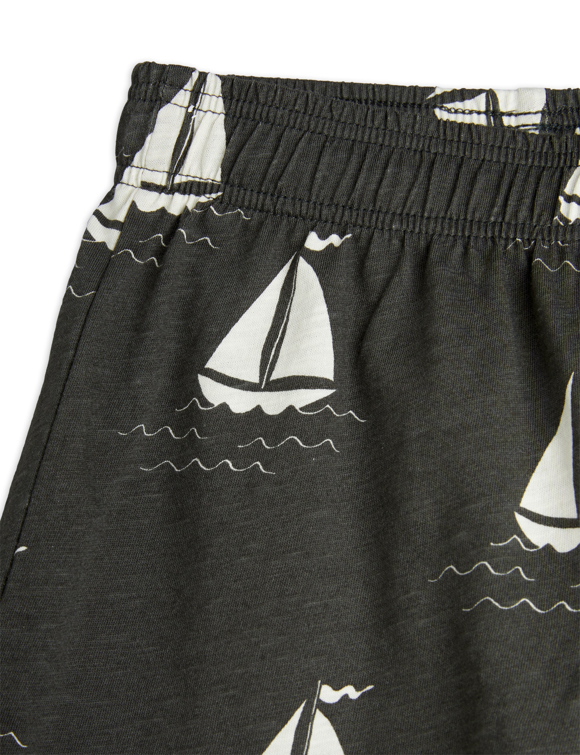 【MINI RODINI ミニロディーニ】   Sailing boats aop shorts