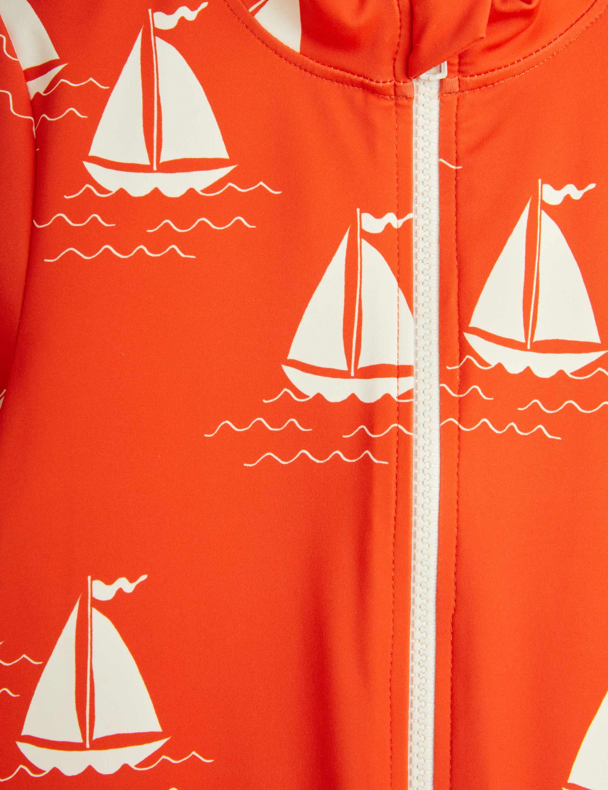 【MINI RODINI ミニロディーニ】   Sailing boats aop ss uv suit